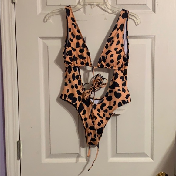 Super Sexy Leopard One-Piece Swimsuit - Picture 3 of 7